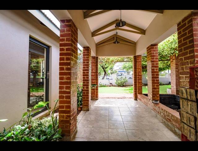 3 BEDROOM HOUSE FOR SALE IN COPPERLEAF ESTATE